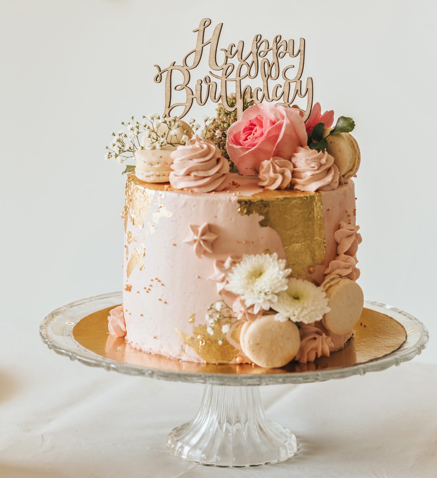gâteau d'anniversaire pastel, Pinterest, happy birthday, décoration, fleurs, tendance.