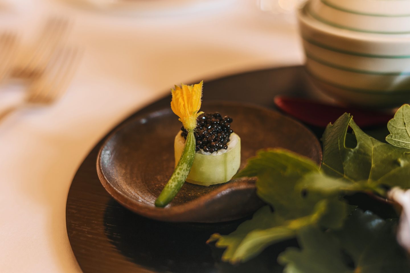 petit sushi de caviar, cuisine, Château Lagrange.