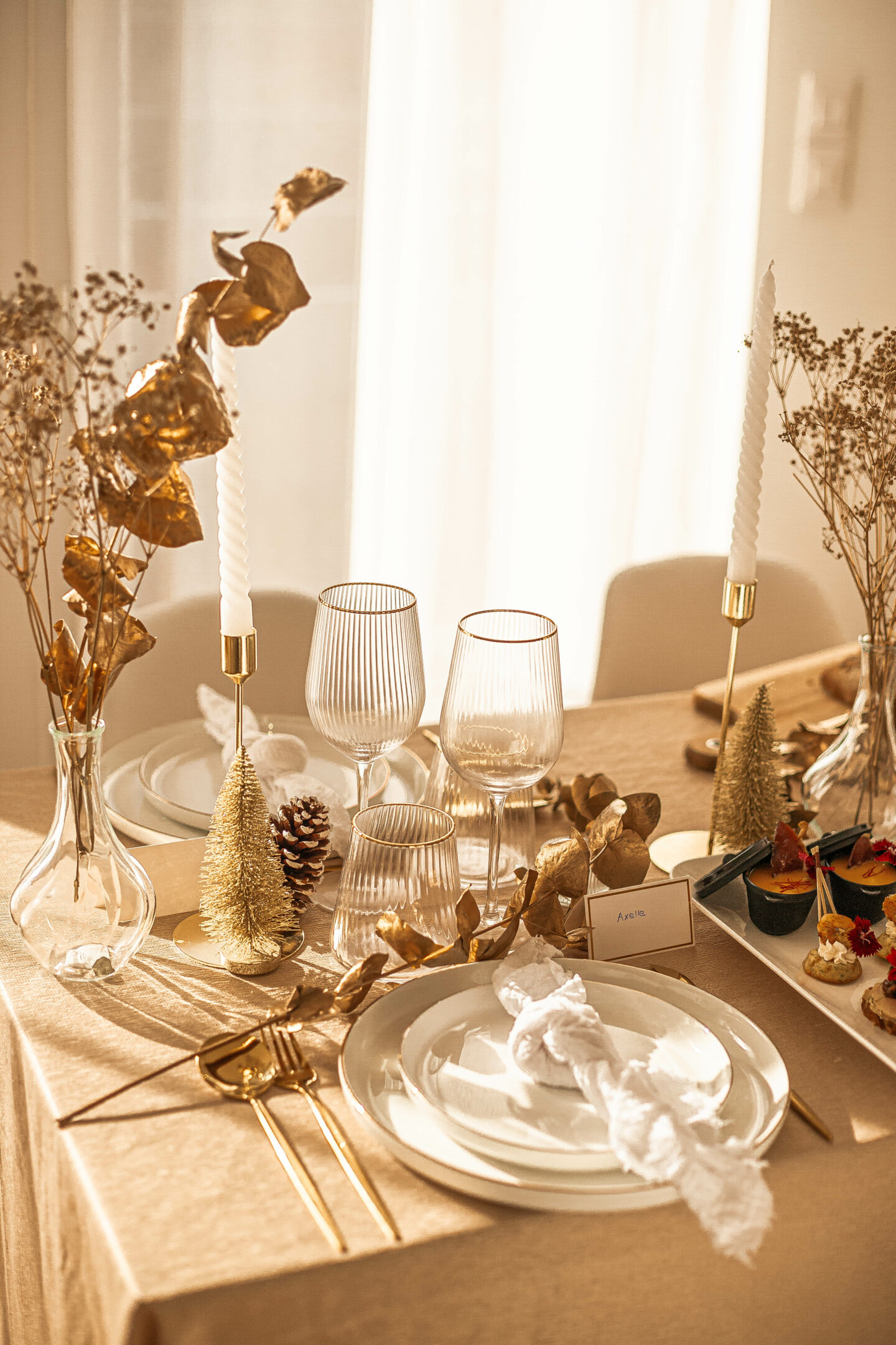 décoration table de fête or, table de noëm décoration, décoration de noël table, traiteur à bordeaux