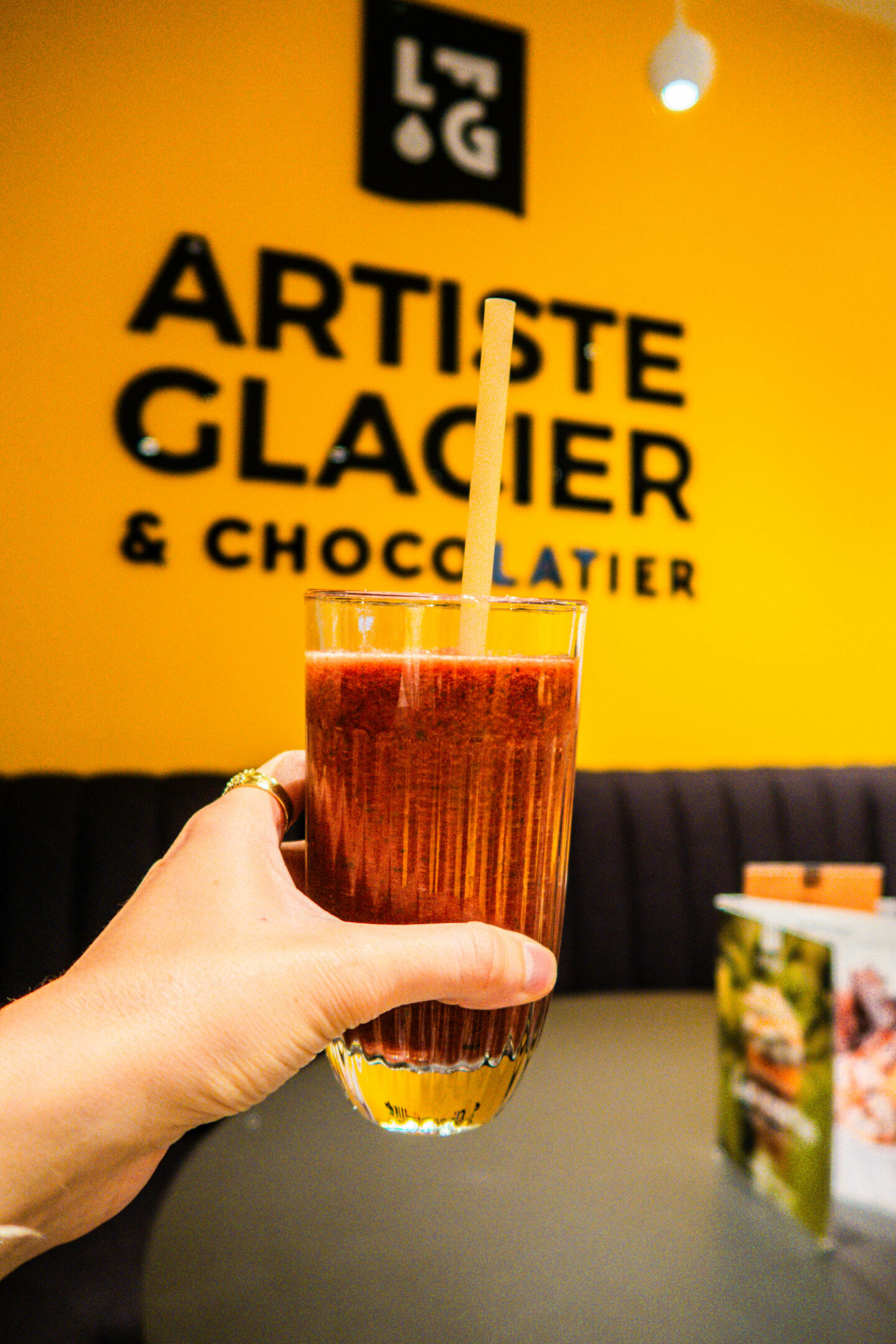 smoothie glacé, smoothie aux fruits bordeaux, la fabrique givrée